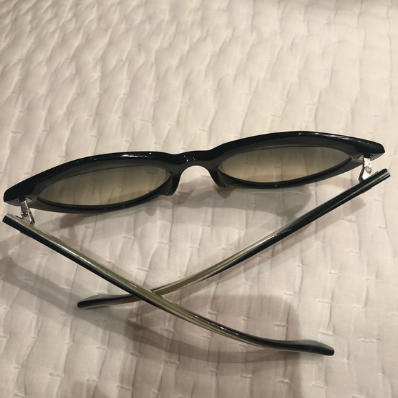 GORGEOUS BALENZIAGA Sunglasses new never worn Italian - Picture 16 of 16